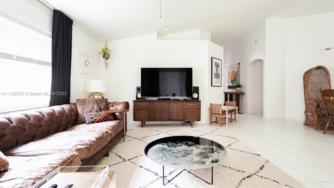 5449 Grande Palm Cir in Delray Beach, FL - Building Photo - Building Photo