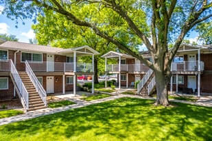 River Ridge Place in Coralville, IA - Building Photo