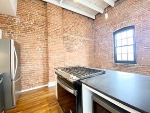 112 SE 4th St, Unit 304 in Des Moines, IA - Building Photo - Building Photo