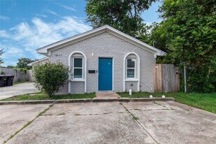 3621 Mainer St in Houston, TX - Building Photo