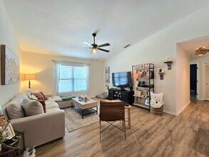 13275 Whitehaven Ln in Ft. Myers, FL - Building Photo - Building Photo
