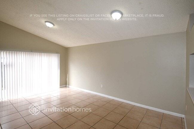 9949 W Daffodil Ln in Miramar, FL - Building Photo - Building Photo