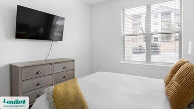 5511 Caprock Smt Dr, Unit 1201 in Bee Cave, TX - Foto de edificio - Building Photo