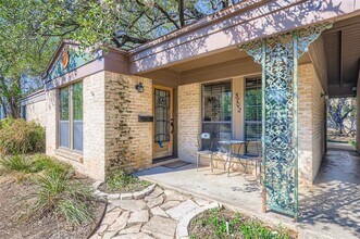 5702 Fairlane Dr in Austin, TX - Building Photo - Building Photo