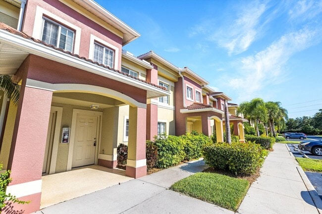 9420 Ivy Brook Run in Ft. Myers, FL - Building Photo - Building Photo