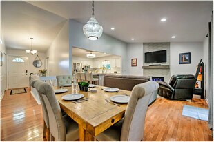 1385 Northbrook Dr in Ann Arbor, MI - Building Photo