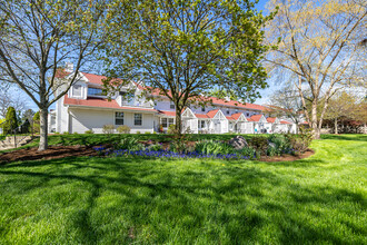 The Cross Winds Condominiums in Cudahy, WI - Building Photo - Building Photo