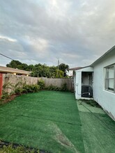 23 SE 12th St, Unit 18 in Dania Beach, FL - Building Photo - Building Photo