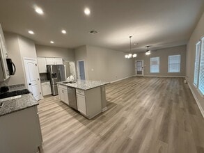 39500 Ridgeland Dr in Gonzales, LA - Building Photo - Building Photo