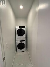 180 Front St E in Toronto, ON - Building Photo - Building Photo