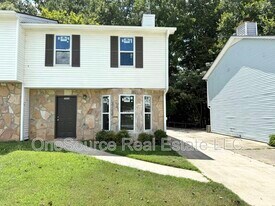 3626 N Hopkins Ct in Powder Springs, GA - Building Photo