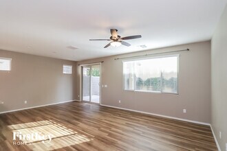 5115 E Greenway St in Mesa, AZ - Foto de edificio - Building Photo