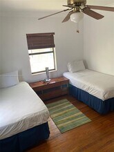 1516 Funston St in Hollywood, FL - Foto de edificio - Building Photo