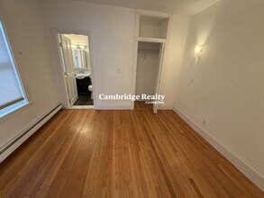 88 Putnam Ave, Unit 2T in Cambridge, MA - Building Photo - Building Photo