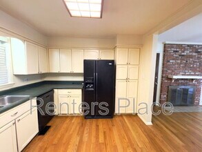 5637 S Yorktown Pl in Tulsa, OK - Building Photo - Building Photo