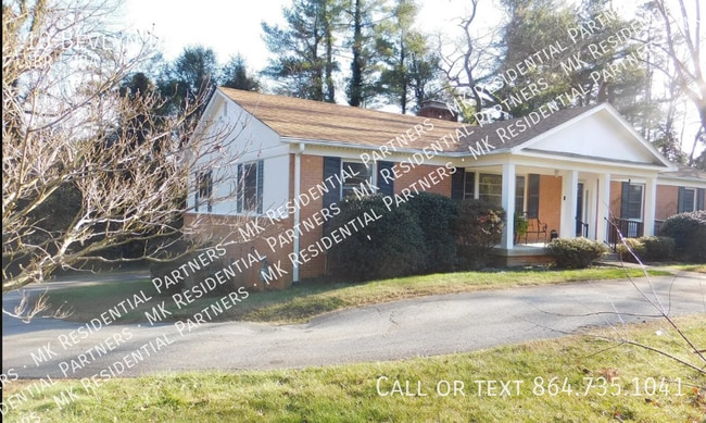 property at 10 Bevlyn Dr