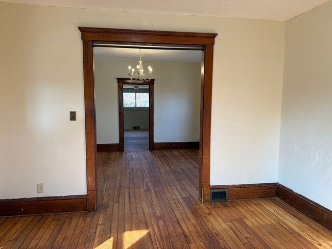 1527 Frazer Ave NW in Canton, OH - Building Photo - Building Photo