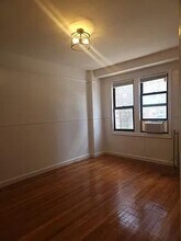 504 Grand St in New York, NY - Foto de edificio - Building Photo