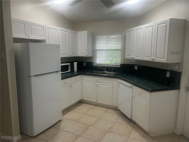 4620 SW 7th Pl in Cape Coral, FL - Building Photo - Building Photo