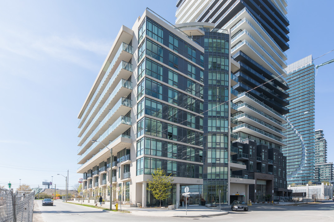 Riva del Lago in Toronto, ON - Building Photo