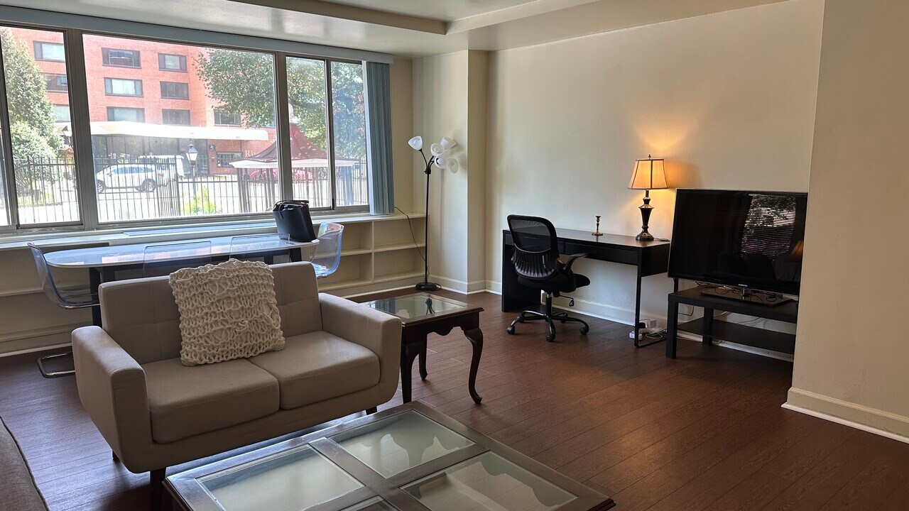 1111 Arlington Blvd, Unit 720 in Arlington, VA - Building Photo