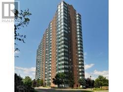 135 Hillcrest Ave in Mississauga, ON - Building Photo