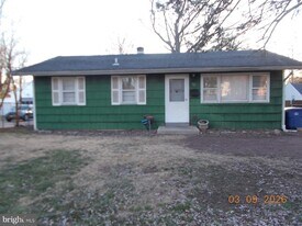 12 S Lenola Rd in Moorestown, NJ - Building Photo