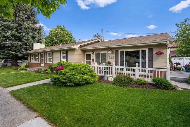 property at 302 6th Ave W