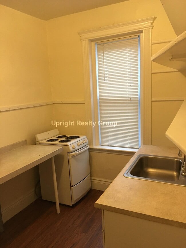 29 Park Dr in Boston, MA - Building Photo - Building Photo
