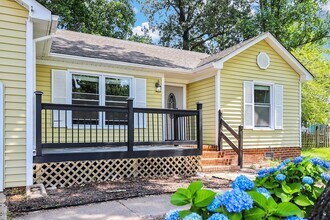 2129 Agecroft Rd in Virginia Beach, VA - Building Photo - Building Photo