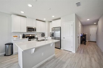 4560 Campsite Lp in Orlando, FL - Building Photo - Building Photo