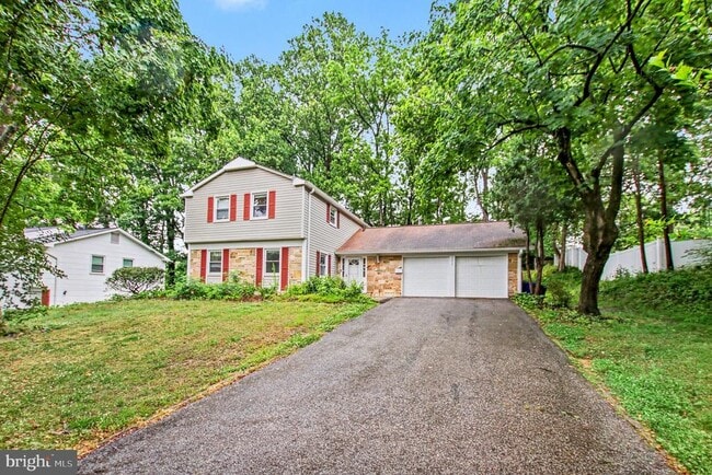 property at 1405 Peachwood Ln