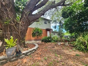 258 SW 1st Ct, Unit 258 in Dania Beach, FL - Foto de edificio - Building Photo