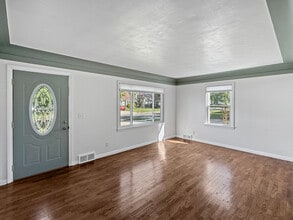 1118 Pine St in Grand Ledge, MI - Building Photo - Building Photo
