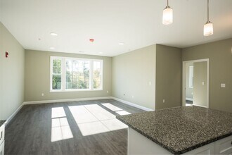 1000 US-1 in York, ME - Building Photo - Building Photo