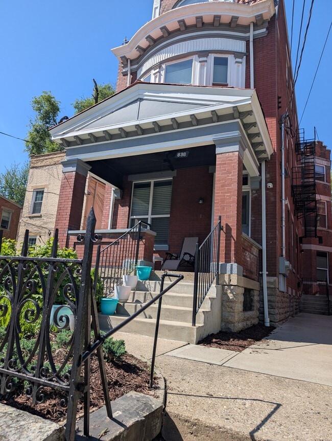 836 York St in Cincinnati, OH - Building Photo - Building Photo