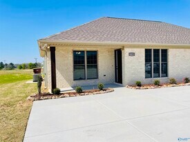 17705 Parker Rd in Athens, AL - Building Photo