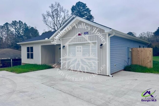 308 Woodland Dr in Warner Robins, GA - Building Photo - Building Photo