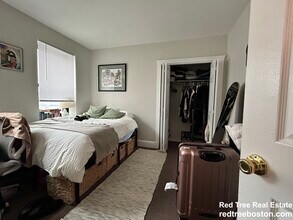 822 Beacon St, Unit 5B in Boston, MA - Foto de edificio - Building Photo