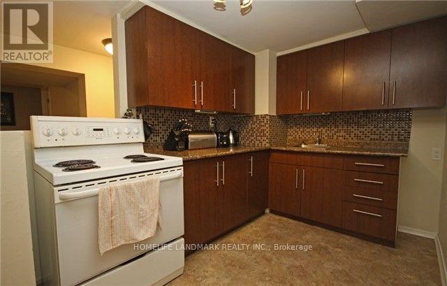 245 Windsor St in Oshawa, ON - Building Photo - Building Photo