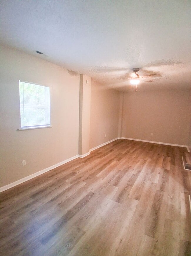 1573 Peaceburg Ln in Weaver, AL - Building Photo - Building Photo