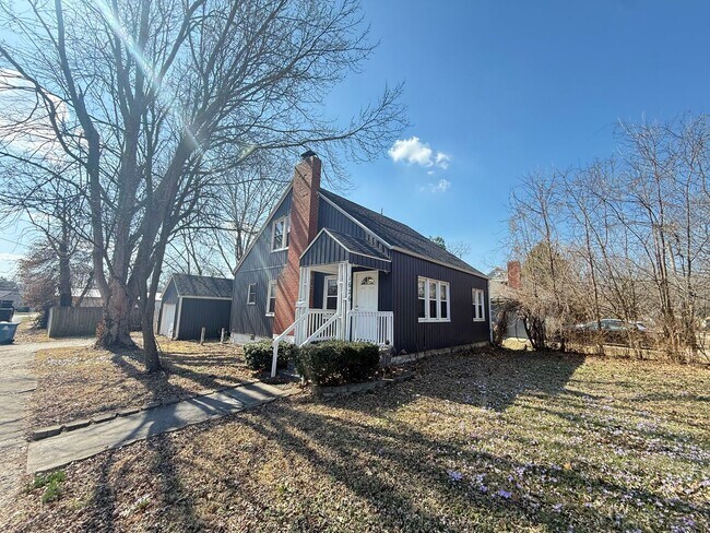 1626 E Belmont St in Springfield, MO - Building Photo - Building Photo