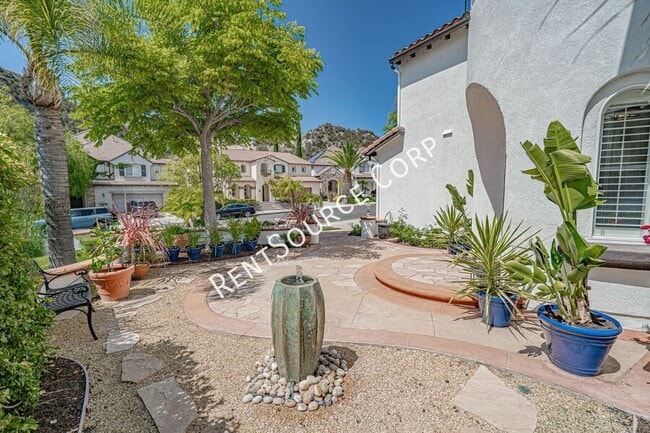 26511 Brooks Cir in Santa Clarita, CA - Building Photo - Building Photo