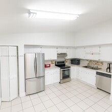 10385 SW 209th Ln in Cutler Bay, FL - Building Photo - Building Photo