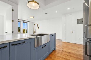 627 DeKalb Ave in Brooklyn, NY - Building Photo