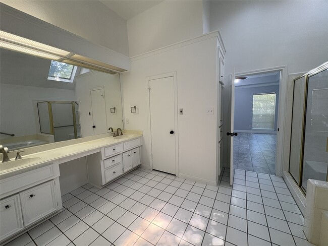 property at 3203 Woodland View Dr