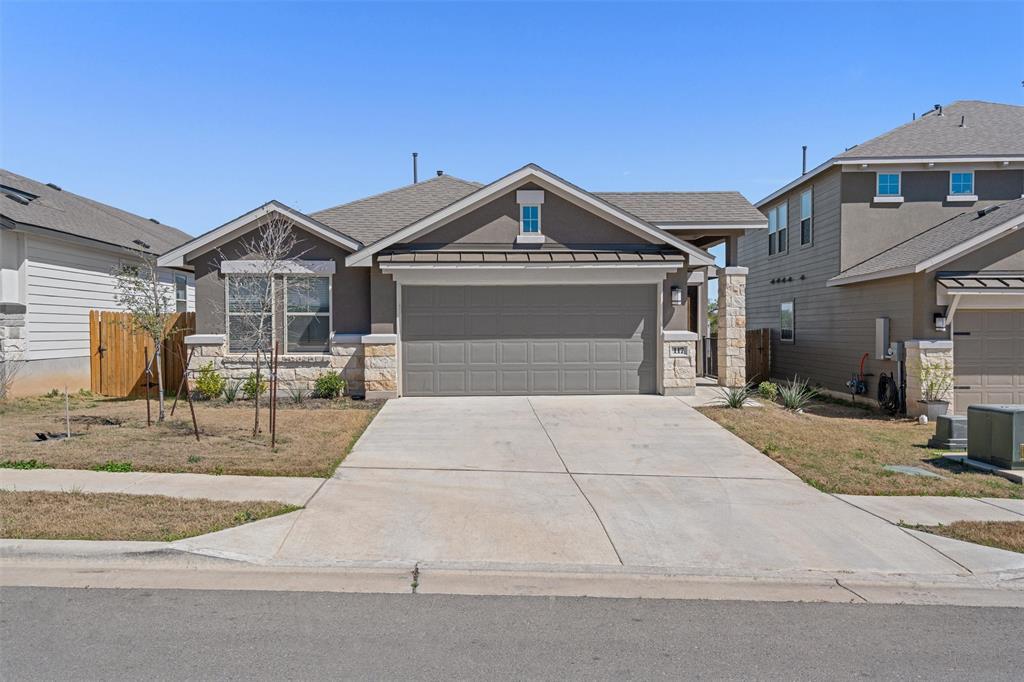 117 Woods Edge Ln in Andice, TX - Building Photo