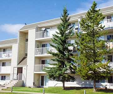 Fairmont Village in Edmonton, AB - Building Photo