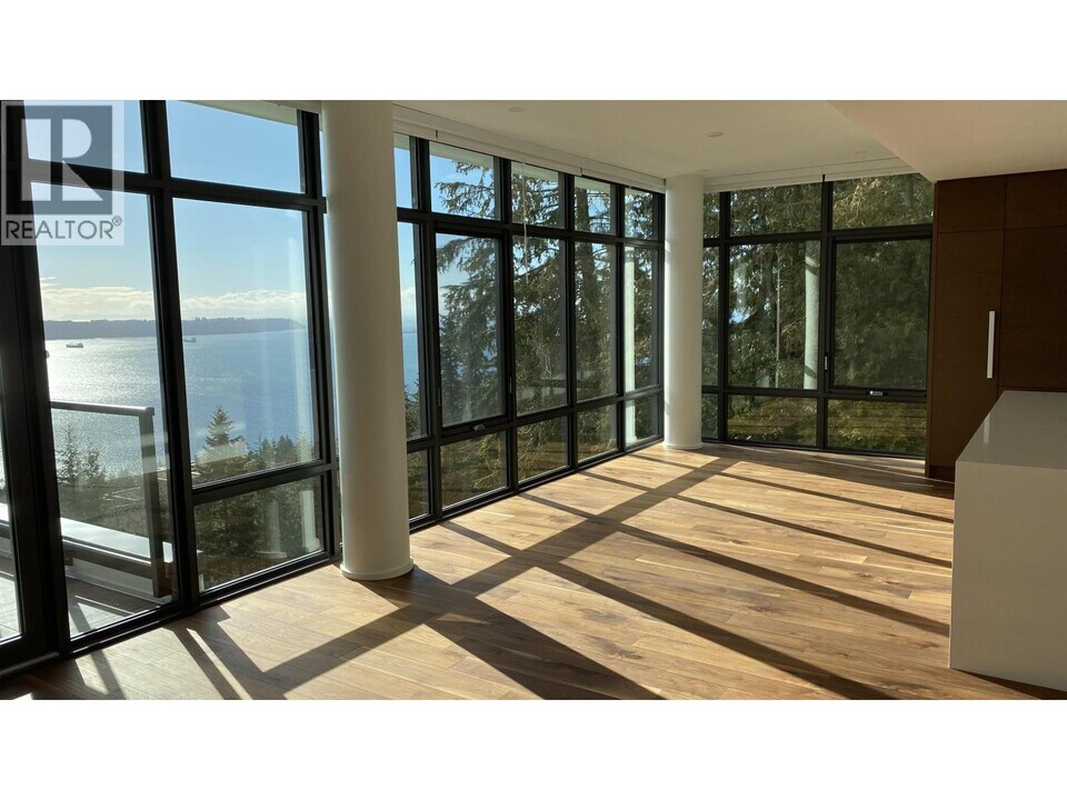 3101 Burfield Pl in West Vancouver, BC - Building Photo