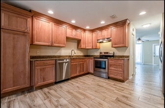 11347 Regal Square Dr in Tampa, FL - Building Photo - Building Photo
